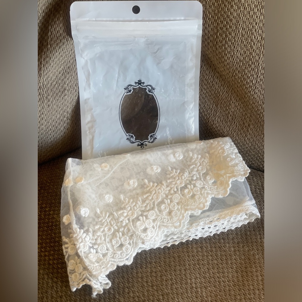 White Lace Rectangular Scarf - Picture 2 of 14